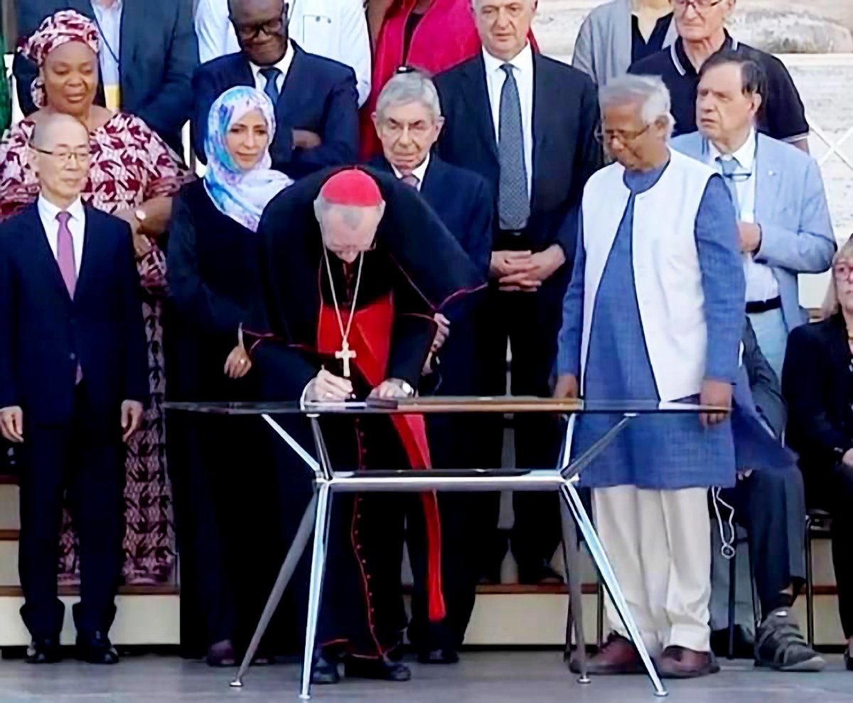 Yunus Chairs the Vatican Declaration on Human Fraternity