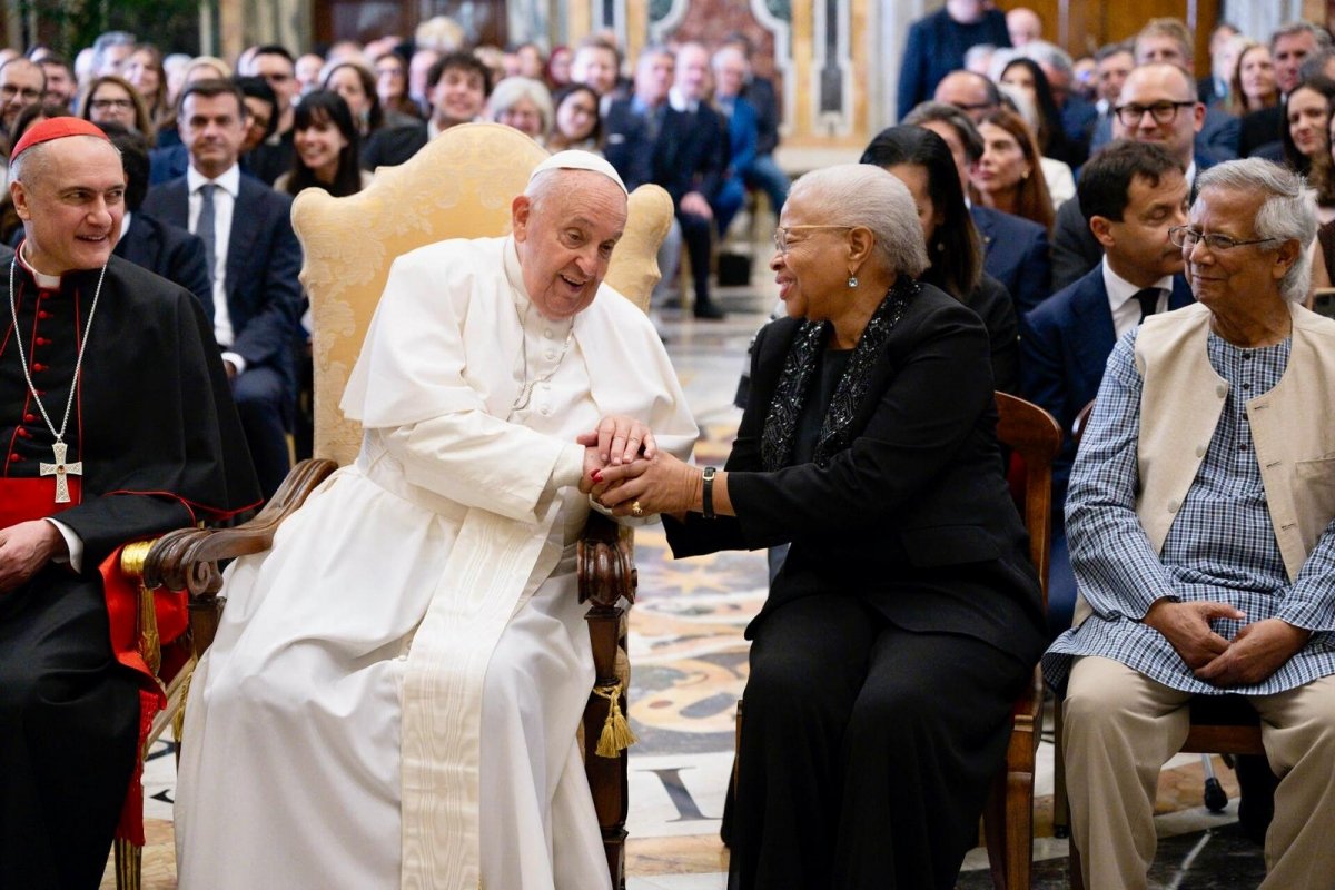 Yunus Meets Pope and Co-Chairs World Summit on Human Fraternity