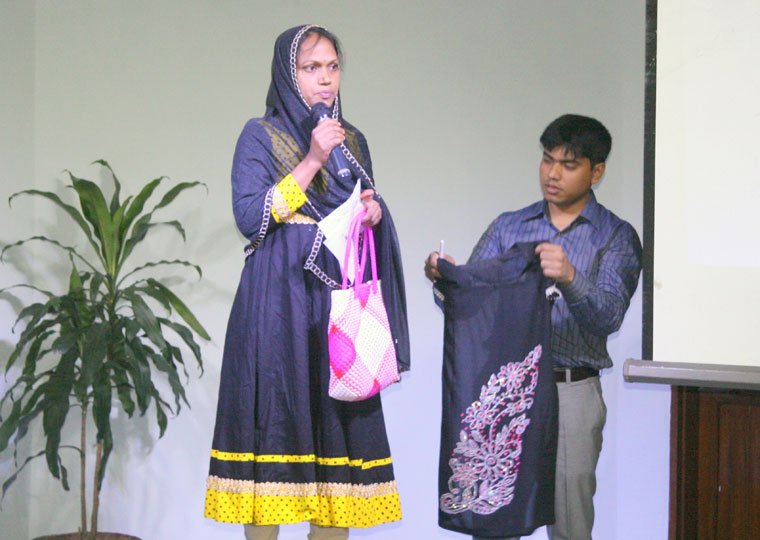 Mst. Bithi Begum, a 26 year old Nobin Udyakta (New Entrepreneur) and daughter of Grameen Bank borrower of 11 years, presenting her plan on setting up handicraft business at the 92nd Social Business Design Lab. Her proposal to set up her business with an investment of Tk 80,000 from Grameen Telecom Trust has been approved.