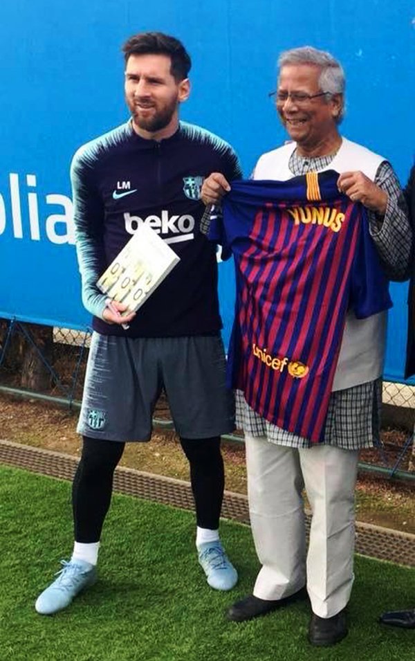 Messi with Yunus in Barcelona